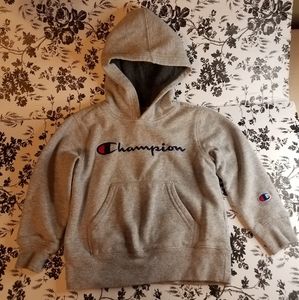 Champion pull over hoodie a16